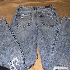 HIDDEN Light Wash Distressed Mom Jeans